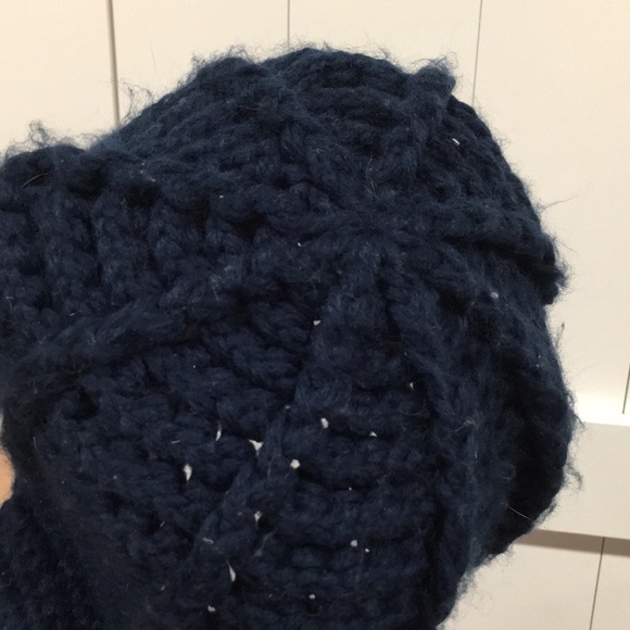 Beanie - Picture 3 of 4